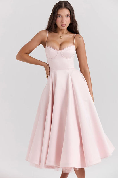 Classic Vintage Dress with a Flattering Fit