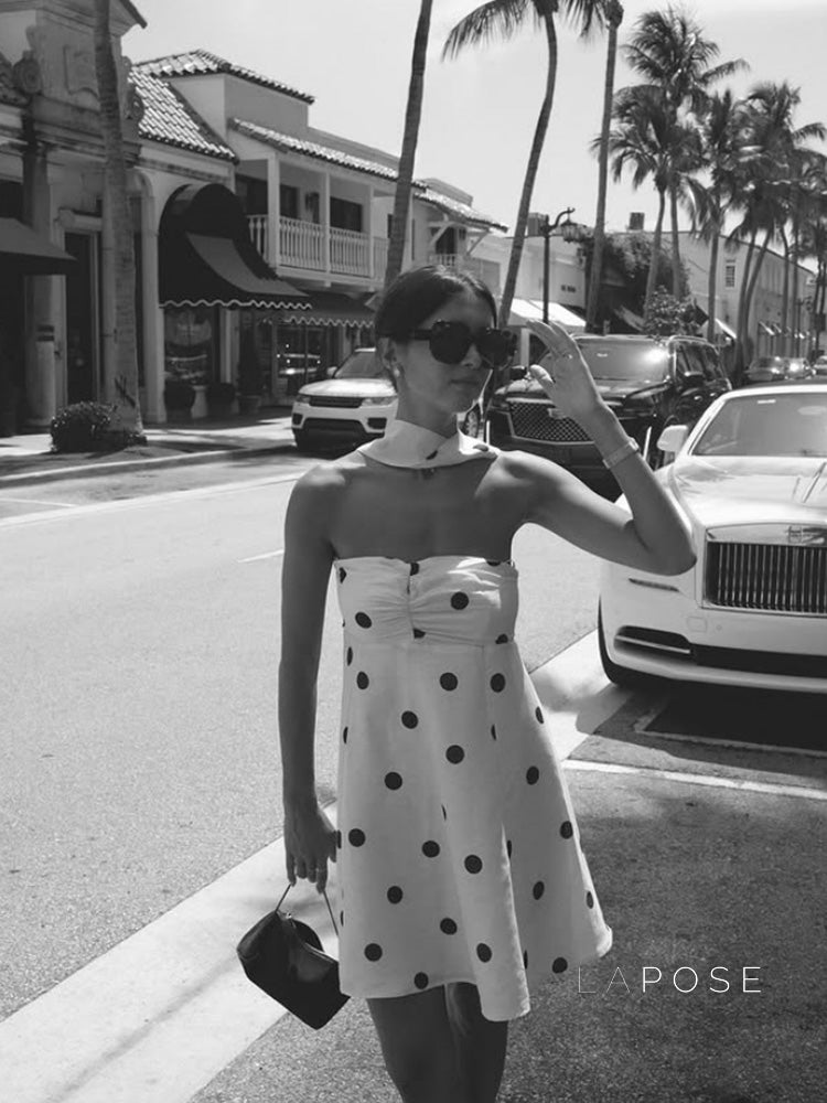 Effortlessly Elegant Dress with a Timeless Design