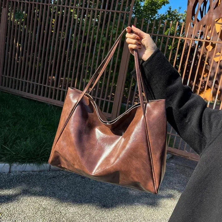 Classic Vintage Bag with a Flattering Fit