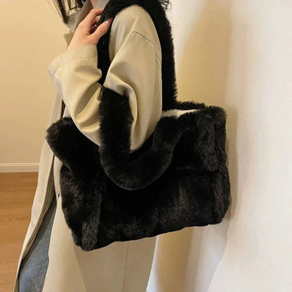 Polished Bag with an Effortless Classic Look