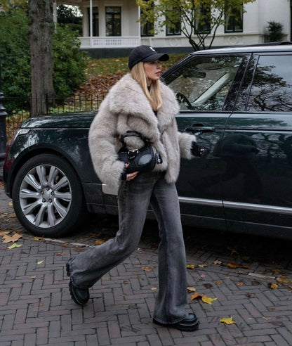 Effortlessly Elegant Jacket with a Timeless Design