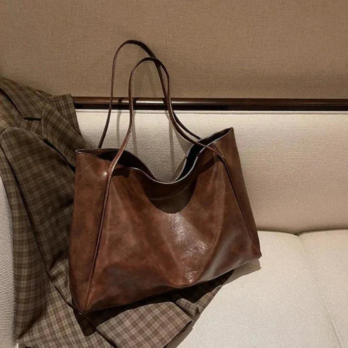 Classic Vintage Bag with a Flattering Fit