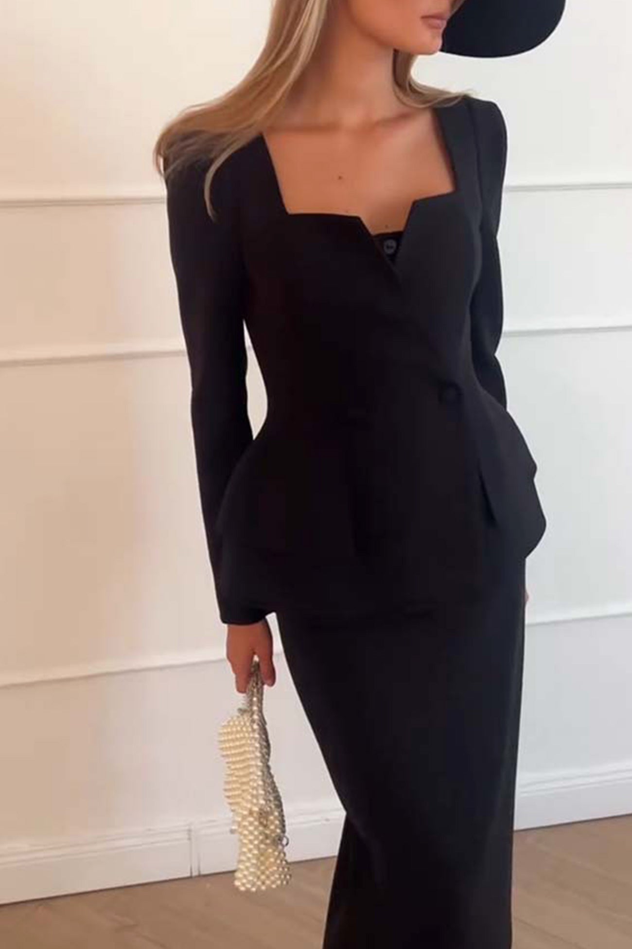 Beautifully Finished Top in a Timeless Design