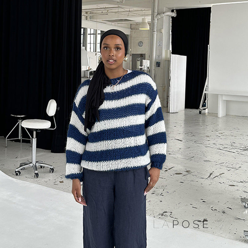 Well Tailored Sweater with a Graceful Silhouette
