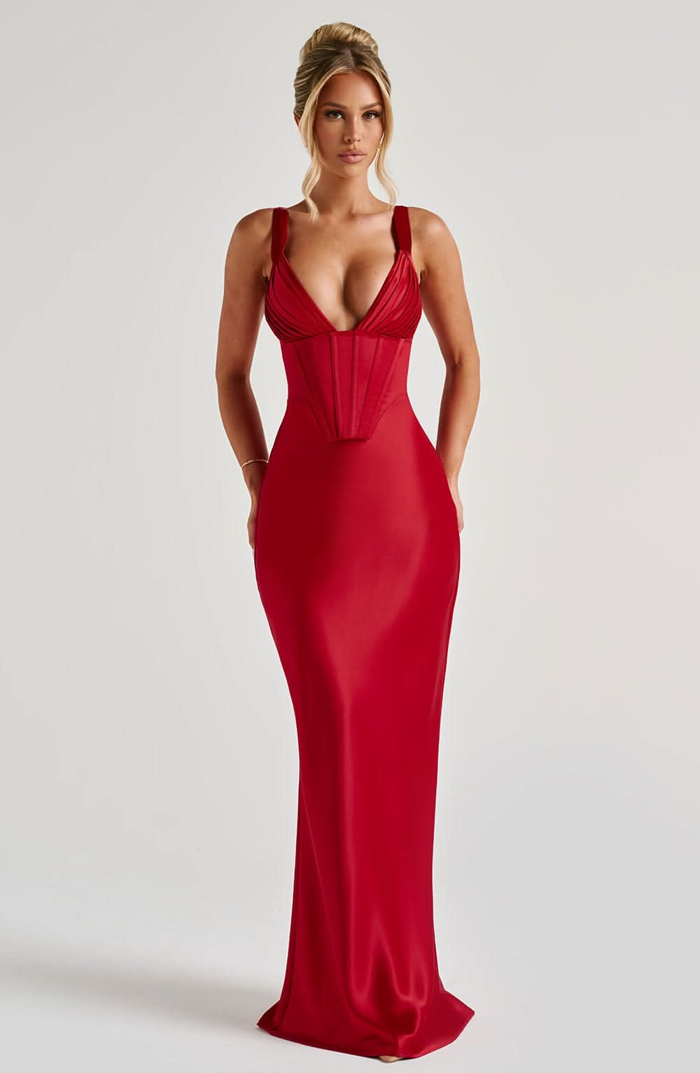 Gracefully Styled Dress for Any Occasion