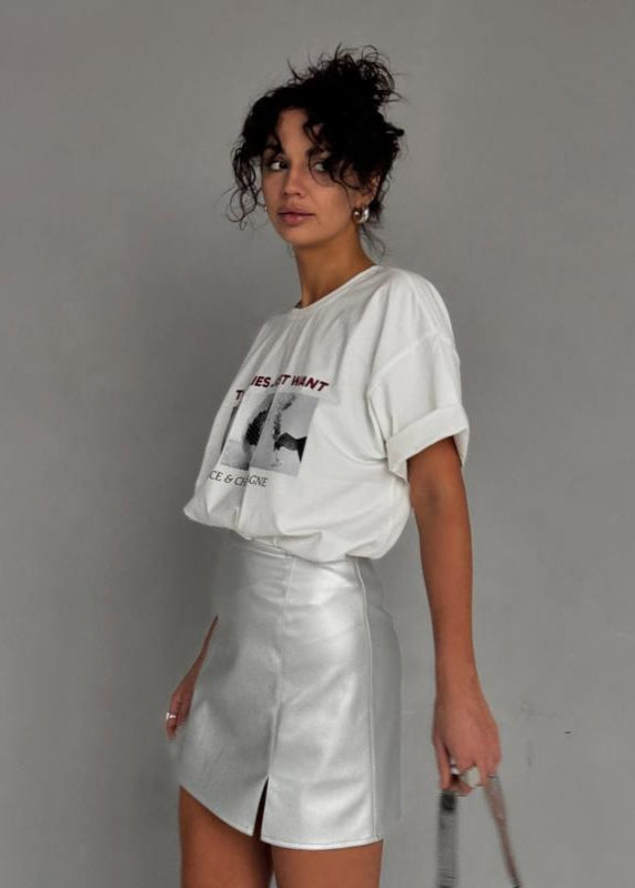 Well Tailored T-Shirt with a Graceful Silhouette
