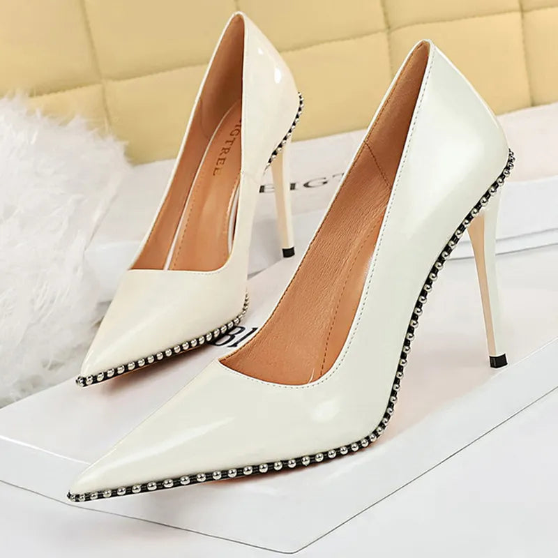 Polished Heels with an Effortless Classic Look