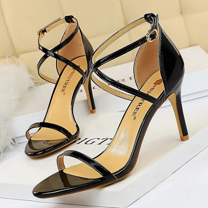 Beautifully Finished Heels in a Timeless Design