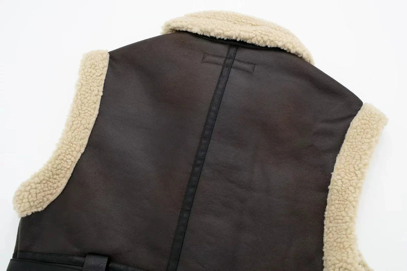 Effortlessly Elegant Jacket with a Timeless Design