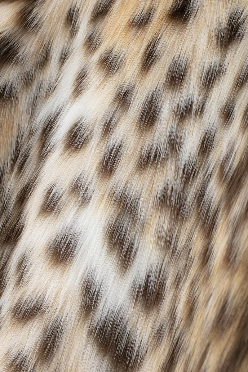 Effortlessly Elegant Coat with a Timeless Design