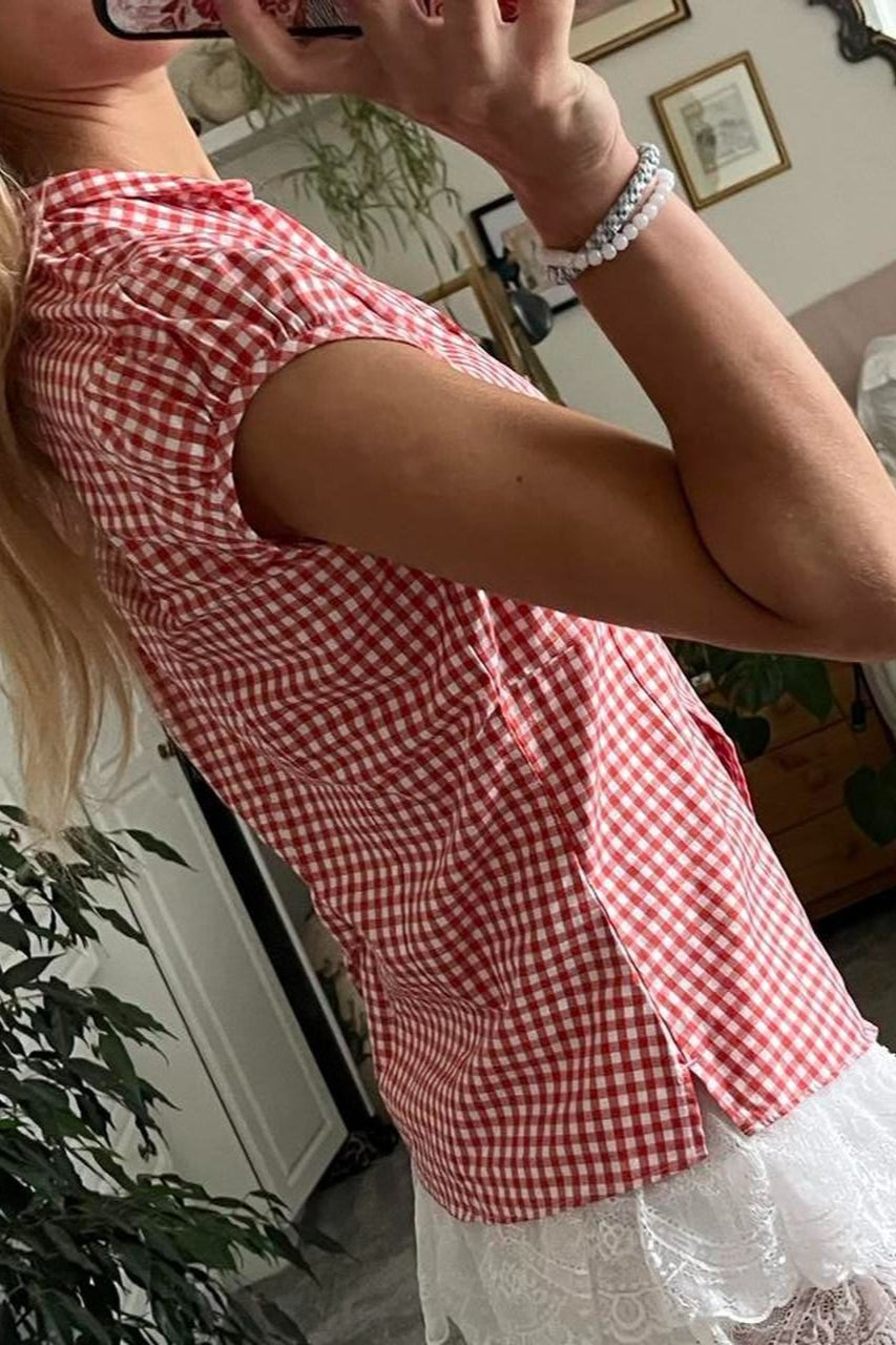 Gracefully Styled Blouse for Any Occasion