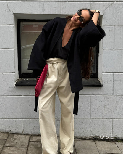 Effortlessly Elegant Jacket with a Timeless Design