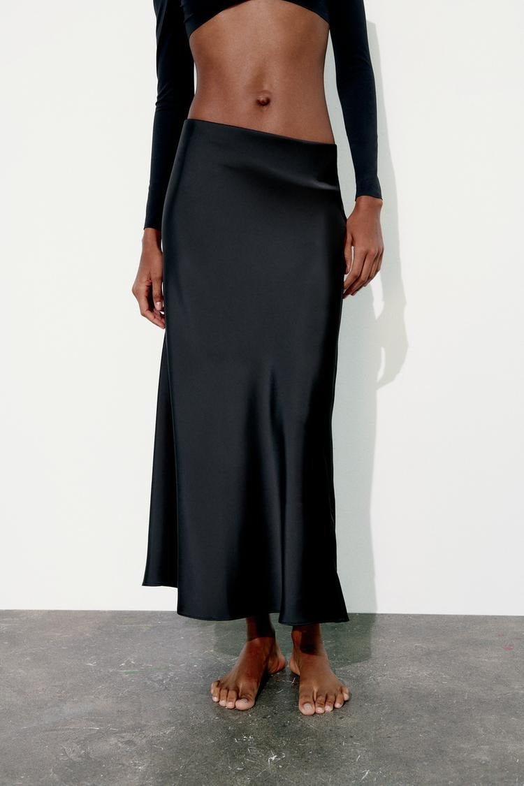 Well Tailored Garment with a Graceful Silhouette