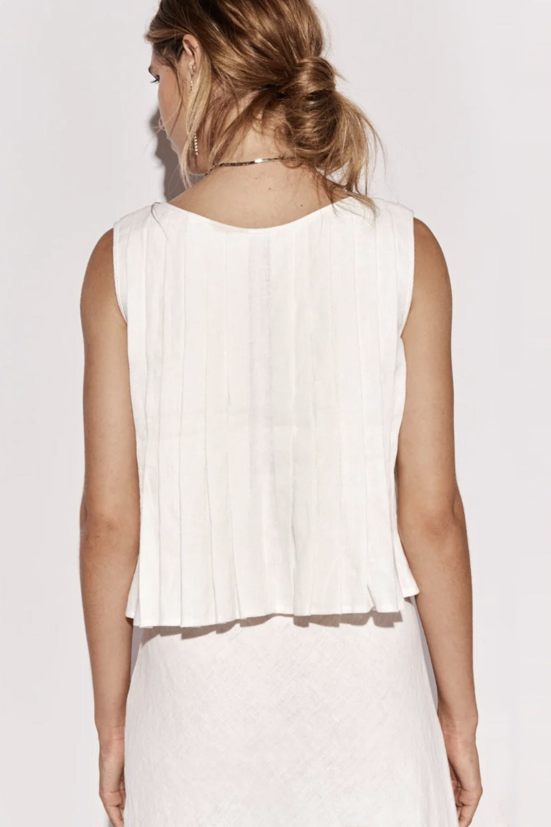 Classic Vintage Shirt with a Flattering Fit