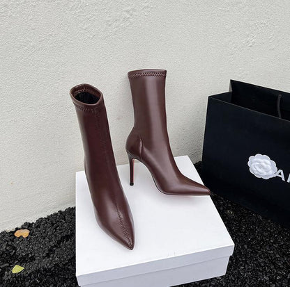 Well Tailored Boots with a Graceful Silhouette