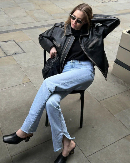 Effortlessly Elegant Jacket with a Timeless Design