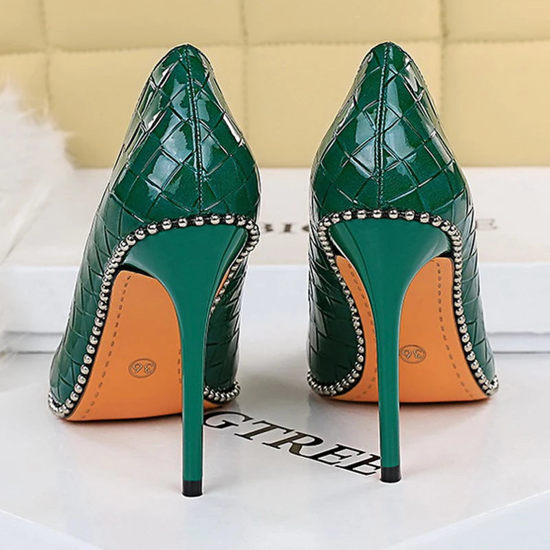 Polished Heels with an Effortless Classic Look