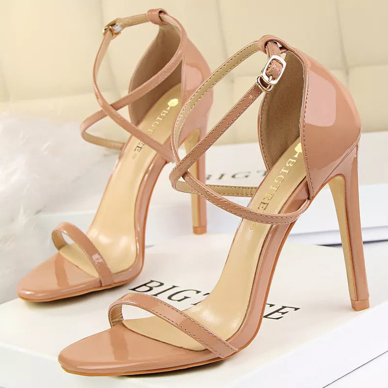Beautifully Finished Heels in a Timeless Design