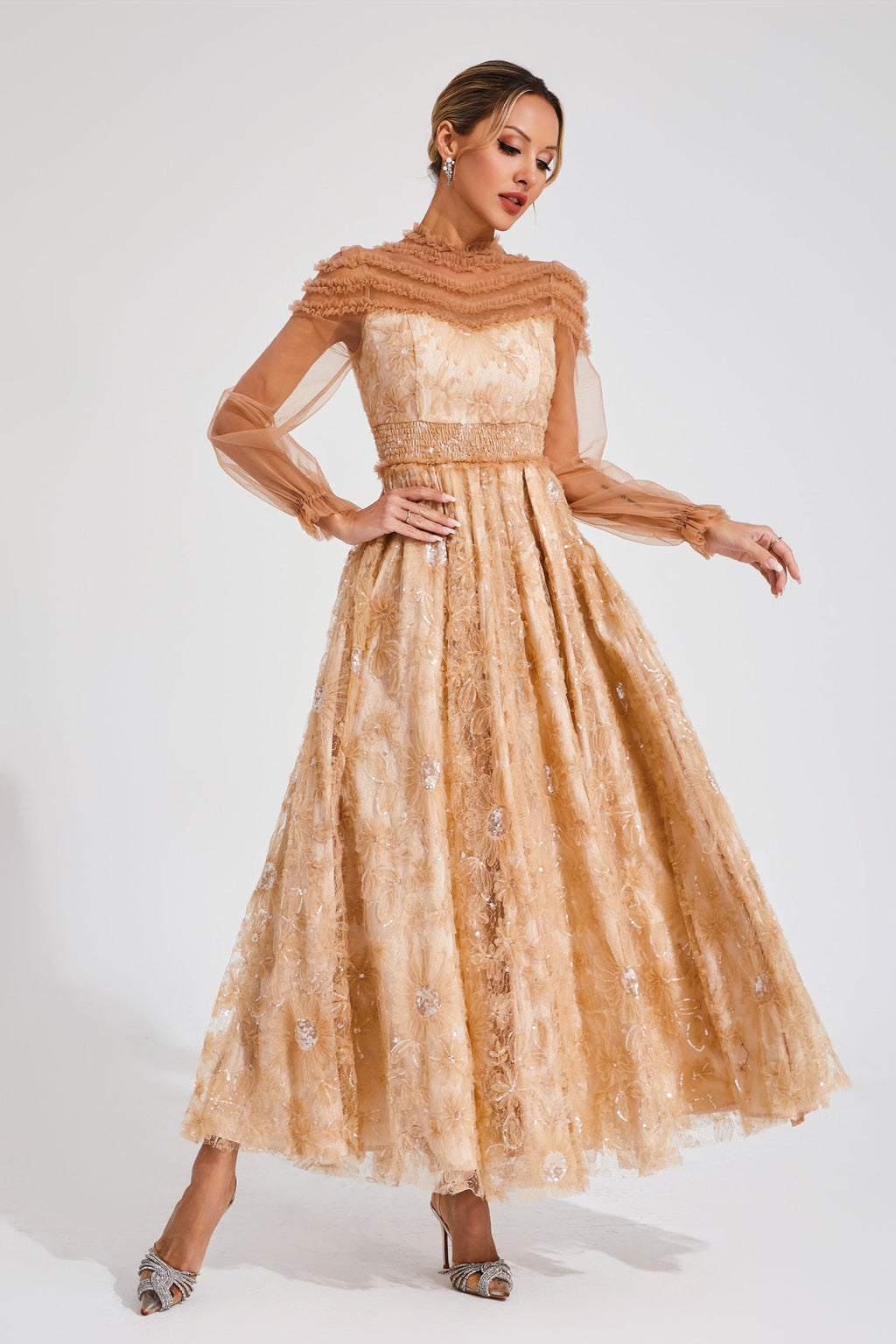 Classic Vintage Dress with a Flattering Fit