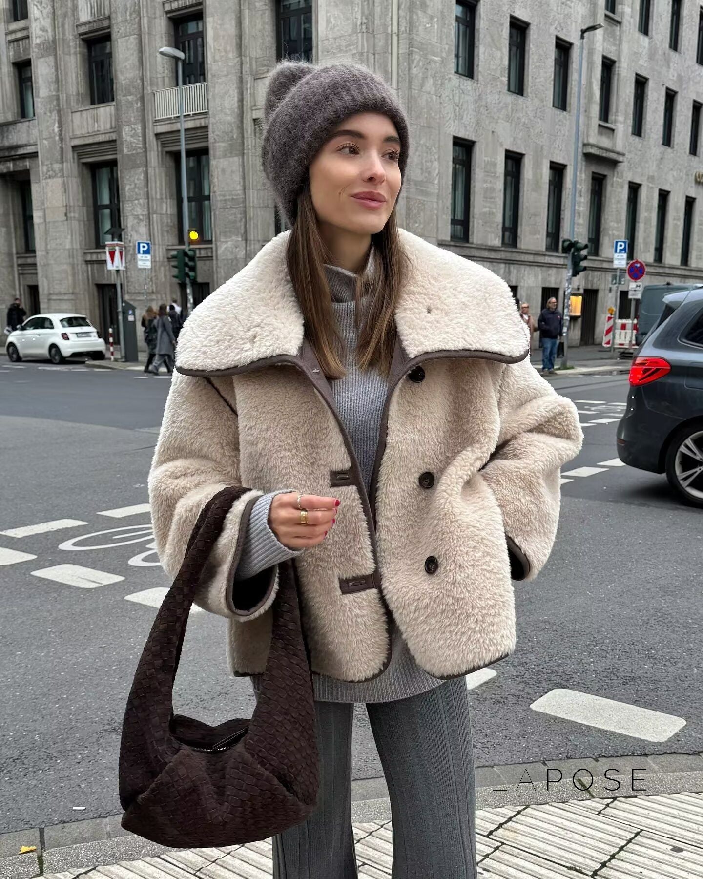 Effortlessly Elegant Coat with a Timeless Design