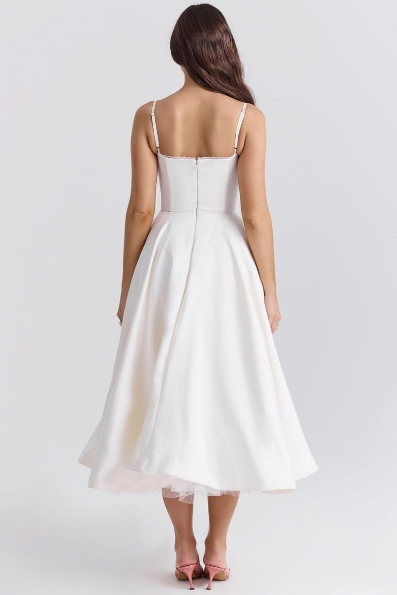Classic Vintage Dress with a Flattering Fit