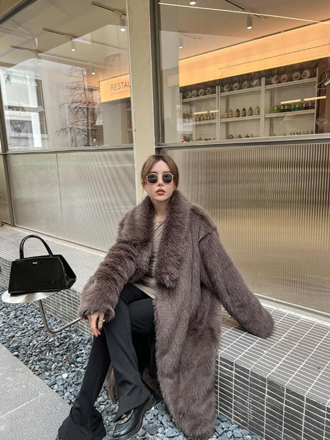 Classic Vintage Coat with a Flattering Fit