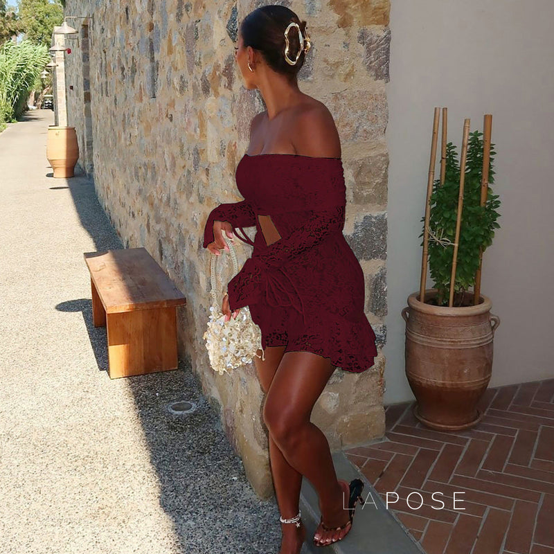 Effortlessly Elegant Dress with a Timeless Design