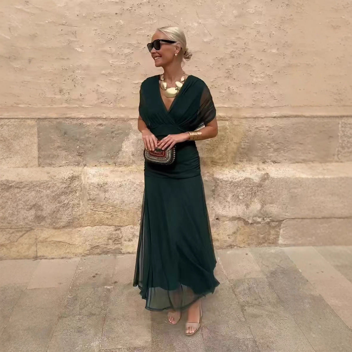 Beautifully Crafted Dress in a Classic Style