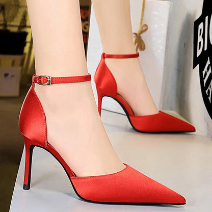 A Vintage Style Heels with Delicate Timeless Details