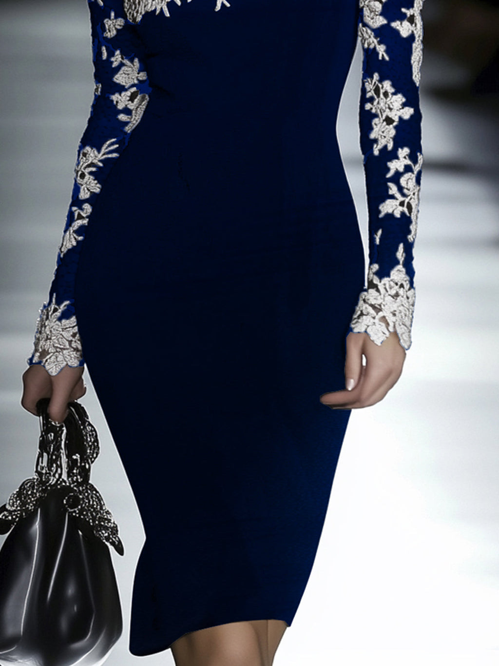 Well Tailored Dress with a Graceful Silhouette