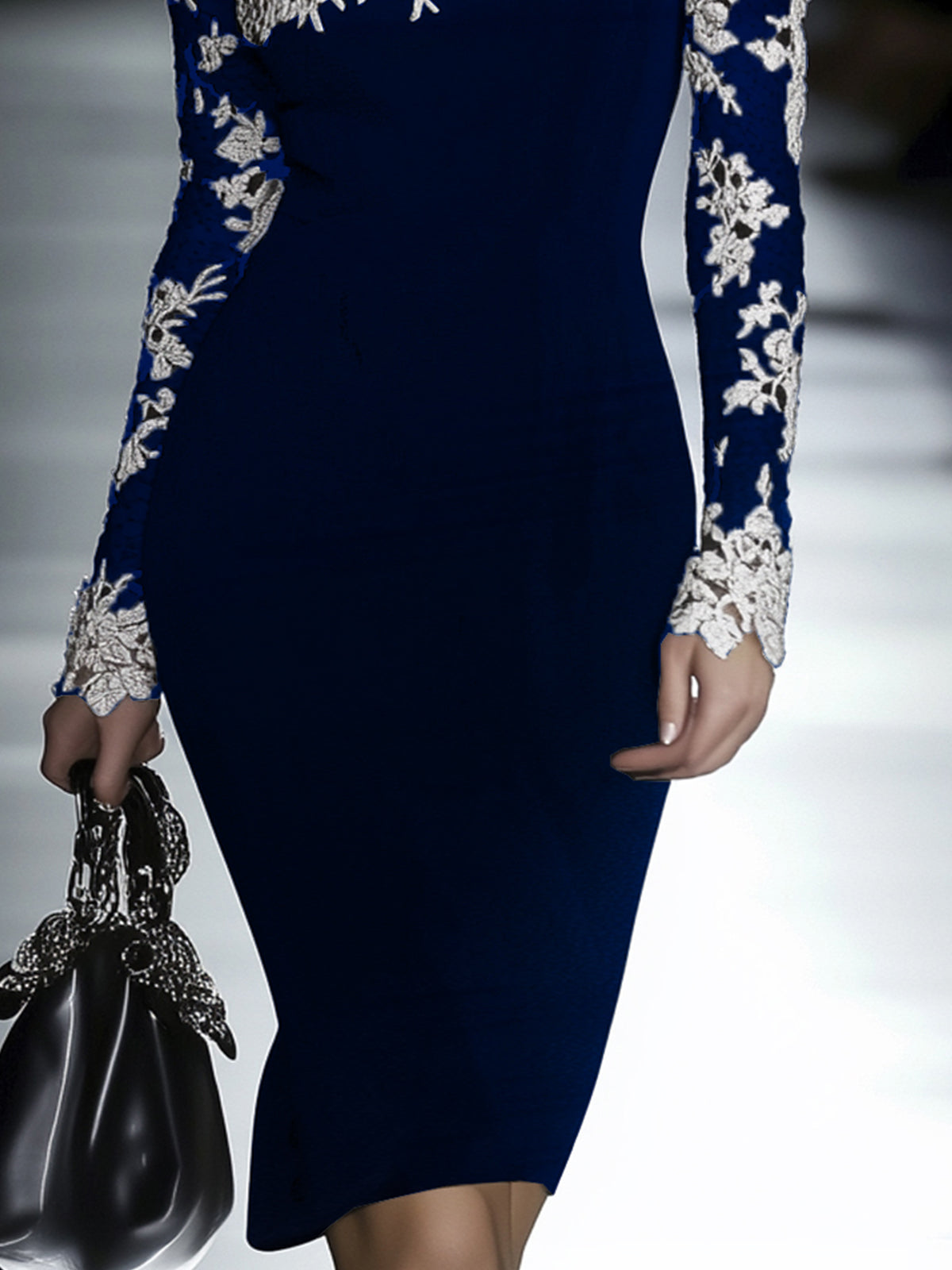 Well Tailored Dress with a Graceful Silhouette