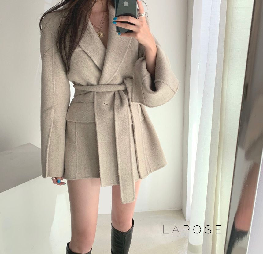 Beautifully Finished Coat in a Timeless Design