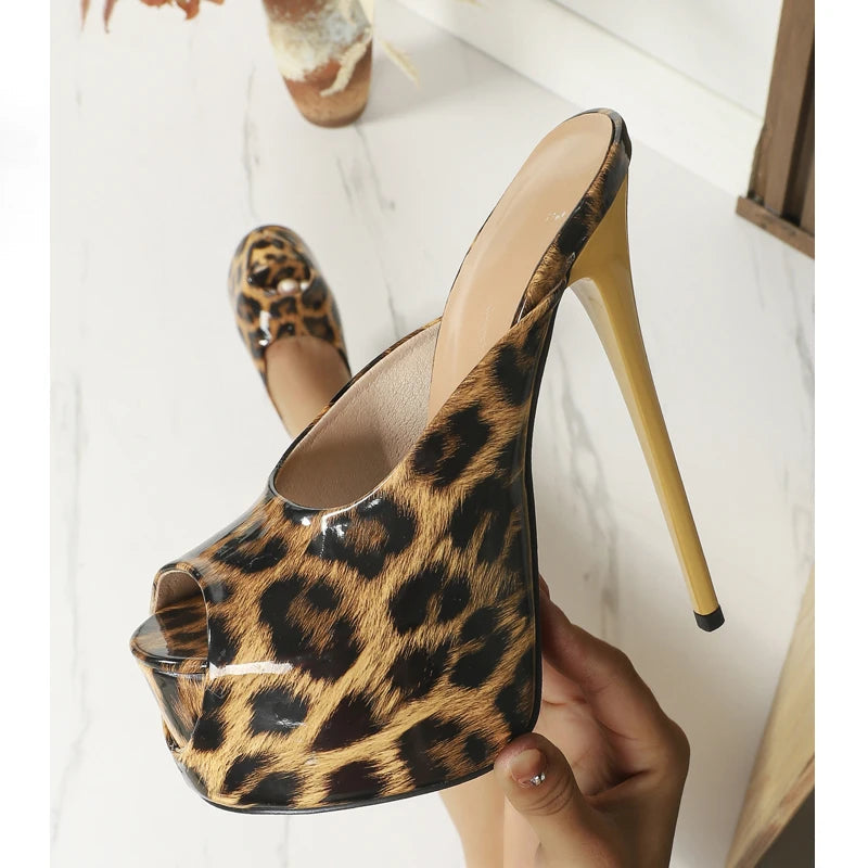 Effortlessly Elegant Heels with a Timeless Design