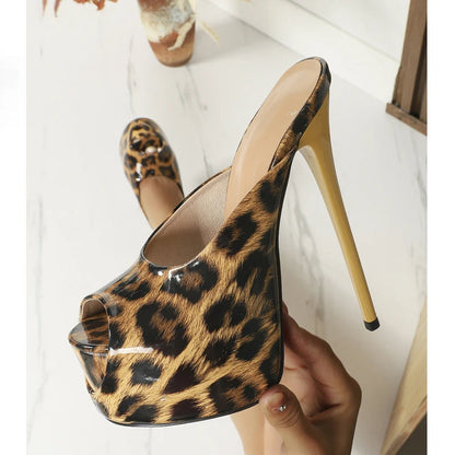 Effortlessly Elegant Heels with a Timeless Design