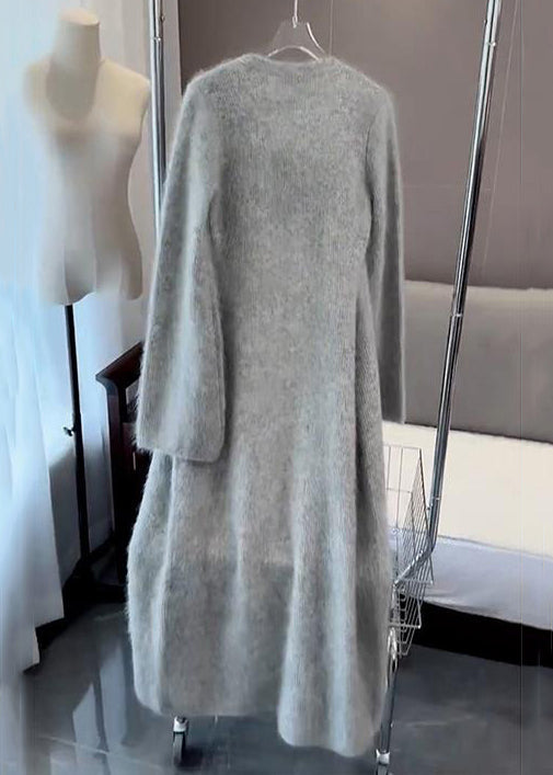 Well Tailored Cardigan with a Graceful Silhouette