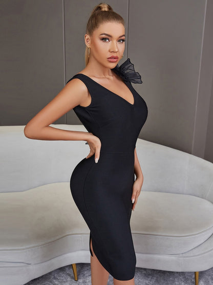 Effortlessly Elegant Dress with a Timeless Design