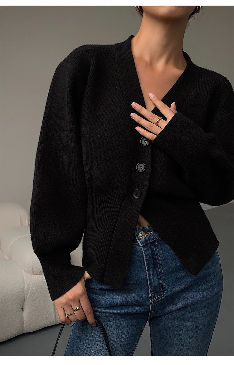 Elegantly Styled Cardigan for Everyday Wear