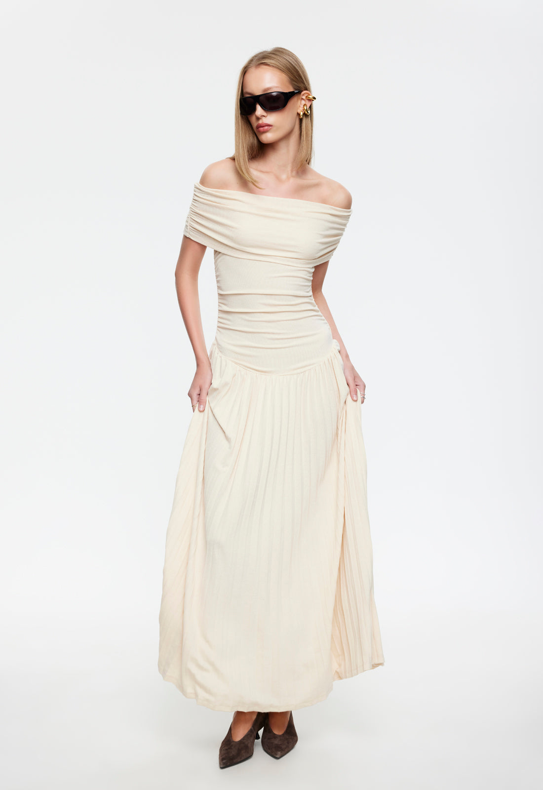 Well Tailored Dress with a Graceful Silhouette