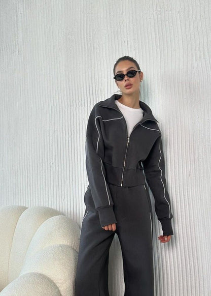 Elegantly Styled Pants for Everyday Wear