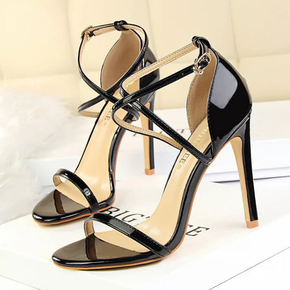 Effortlessly Elegant Heels with a Timeless Design