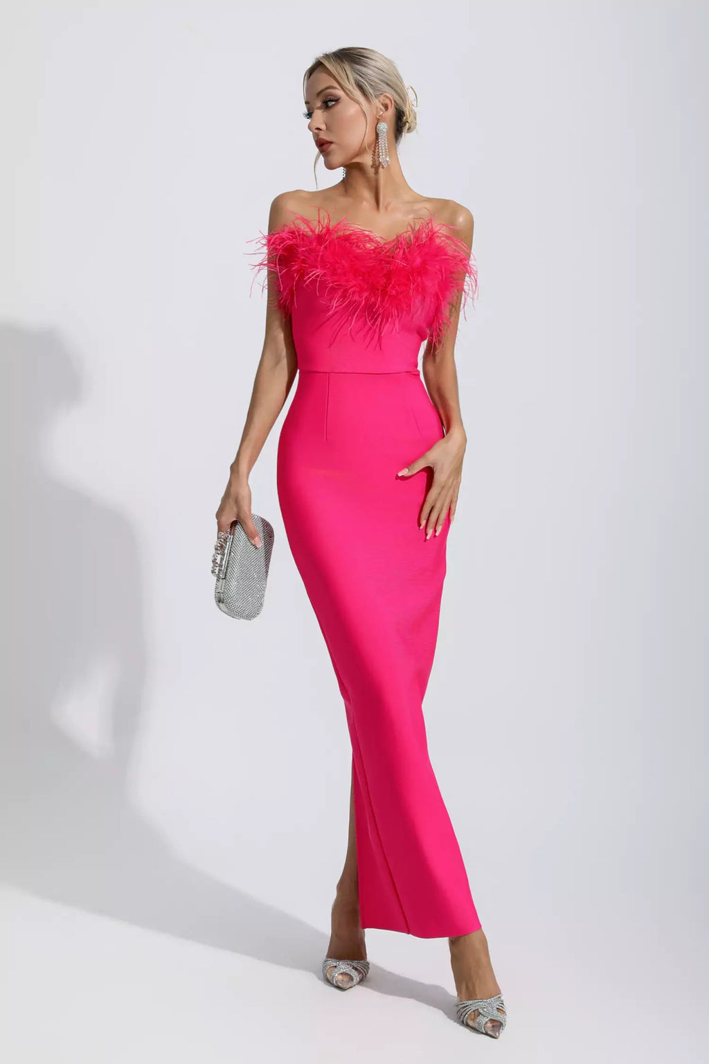 Beautifully Finished Dress in a Timeless Design