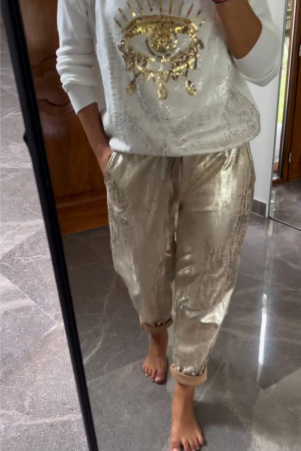 Polished Trousers with an Effortless Classic Look