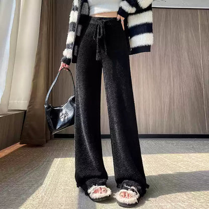 Effortlessly Elegant Pants with a Timeless Design