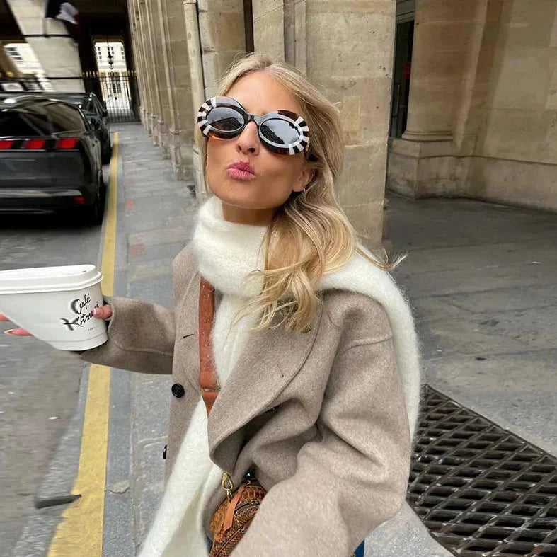 Well Tailored Coat with a Graceful Silhouette