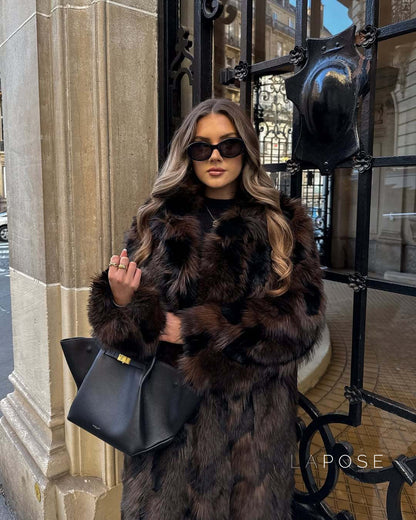 Well Tailored Coat with a Graceful Silhouette