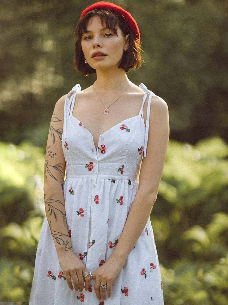 Beautifully Crafted Dress in a Classic Style
