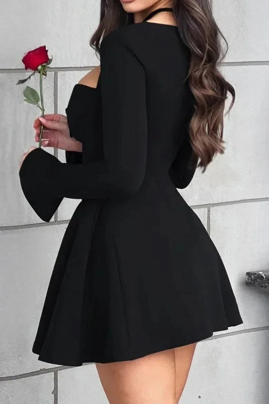 Effortlessly Elegant Dress with a Timeless Design