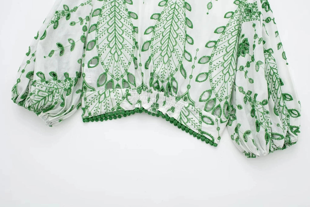 Beautifully Crafted Blouse in a Classic Style