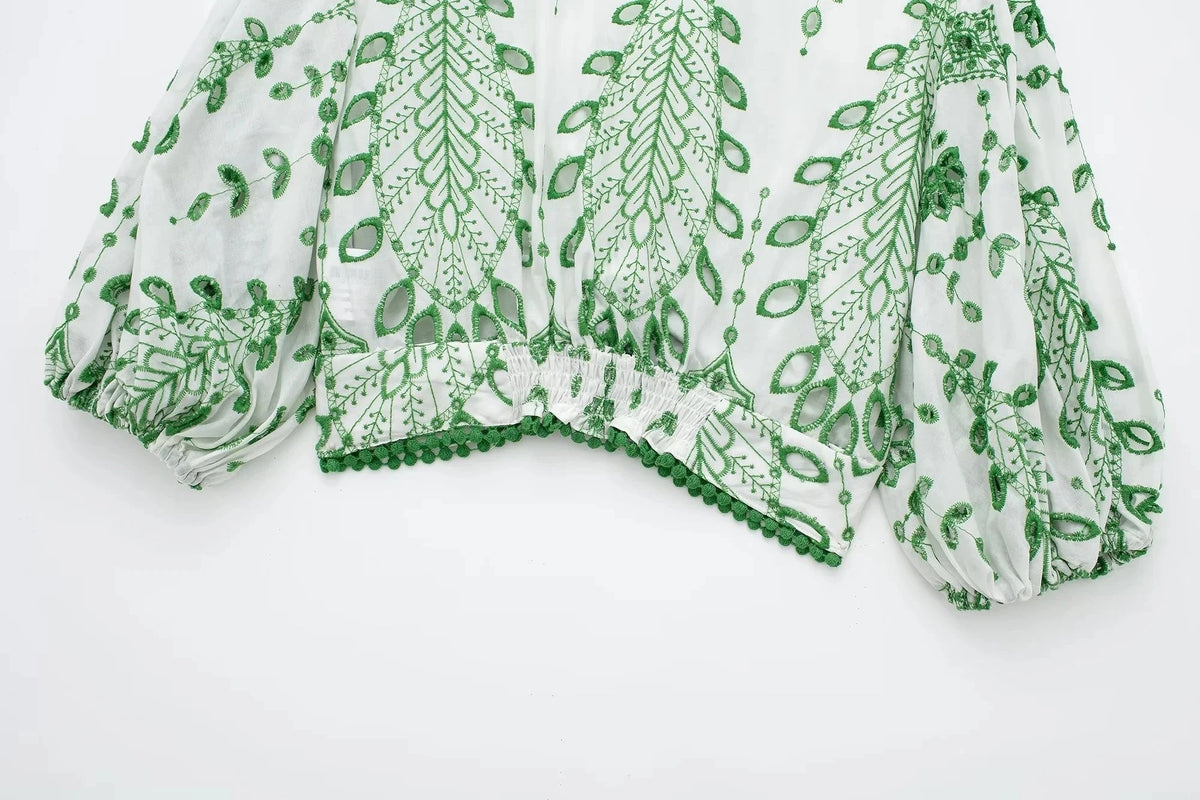 Beautifully Crafted Blouse in a Classic Style