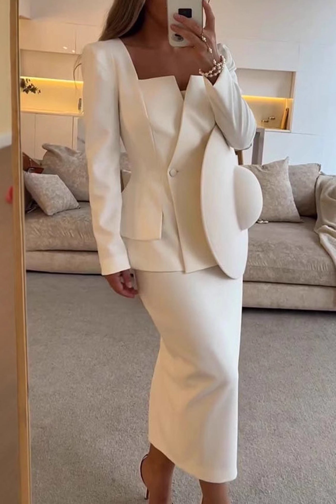 Beautifully Finished Top in a Timeless Design